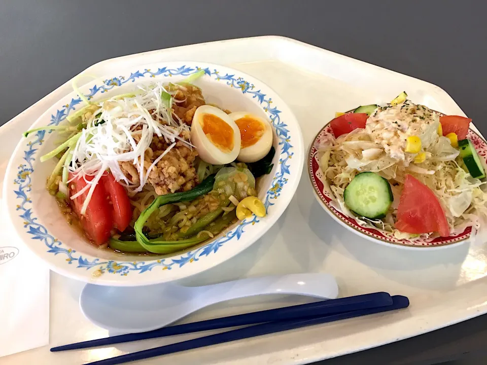 油淋鶏風冷し麺、ツナとトマトのサラダ|Tadahiko Watanabeさん