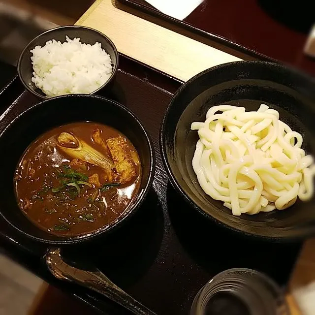 黒カレーで、冷やしつけざる カレーうどん。  #冷やし中華始めました2018|大石さん