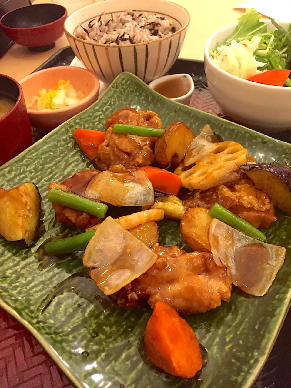 Snapdishの料理写真:鶏と野菜の黒酢あん定食@大戸屋|Kazuya Miyukiさん