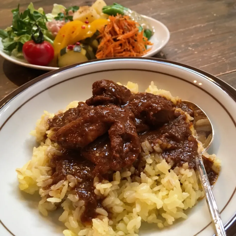 Snapdishの料理写真:スパイシーチキンカレー🍛🇮🇳#もち麦#サフラン大好き|七海さん