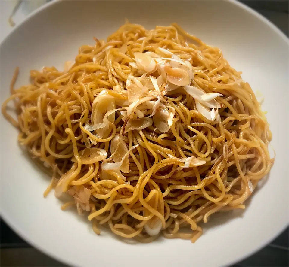 ランチに、オイスターソースネギ焼きそばを頂きました🎵😋|ギムレットさん