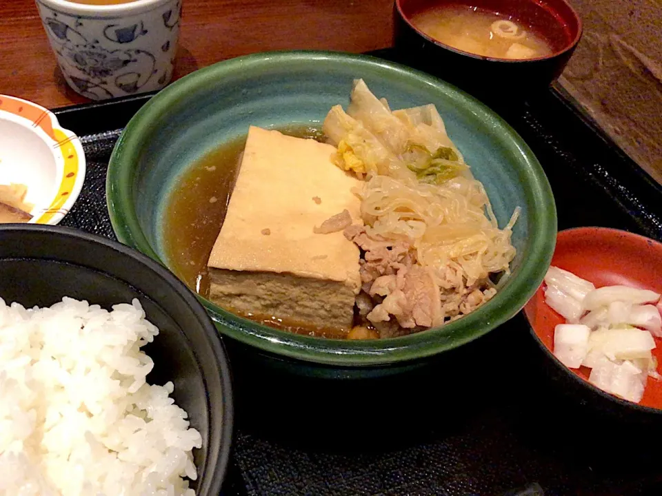 【日替定食】牛肉豆腐を頂きました。|momongatomoさん