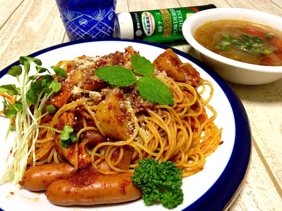 暑すぎな今日の男飯(｡-_-｡)昨日の夜のトマト煮込みをアレンジナポリタン&トマト野菜SOUP🥦🎶|ひーちゃんさん