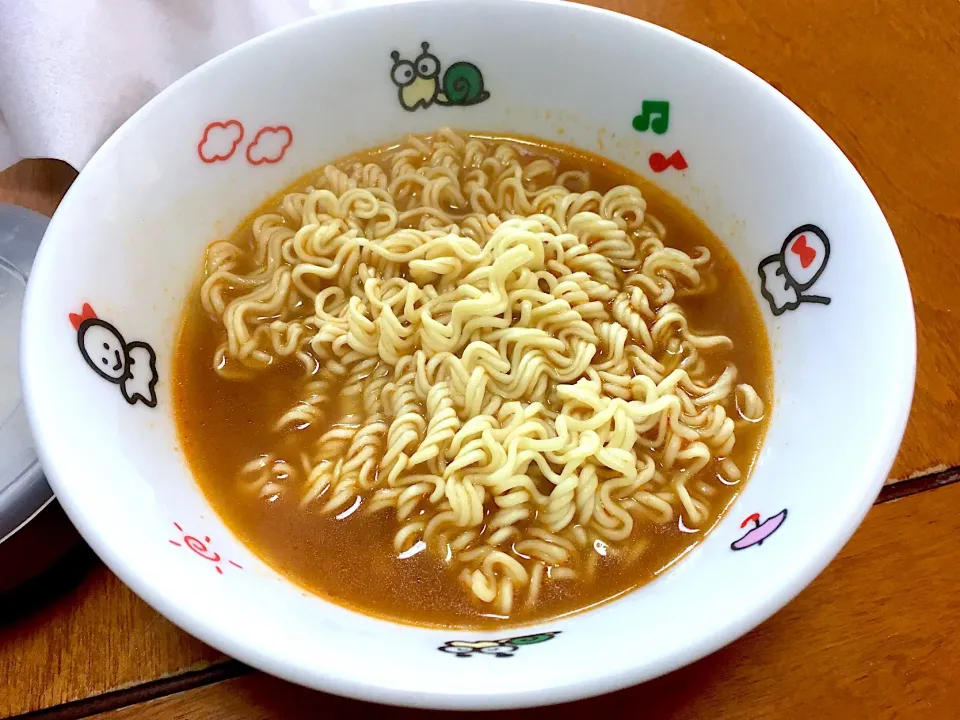 サッポロ一番旨辛味噌ラーメン♫|あやとん♪さん