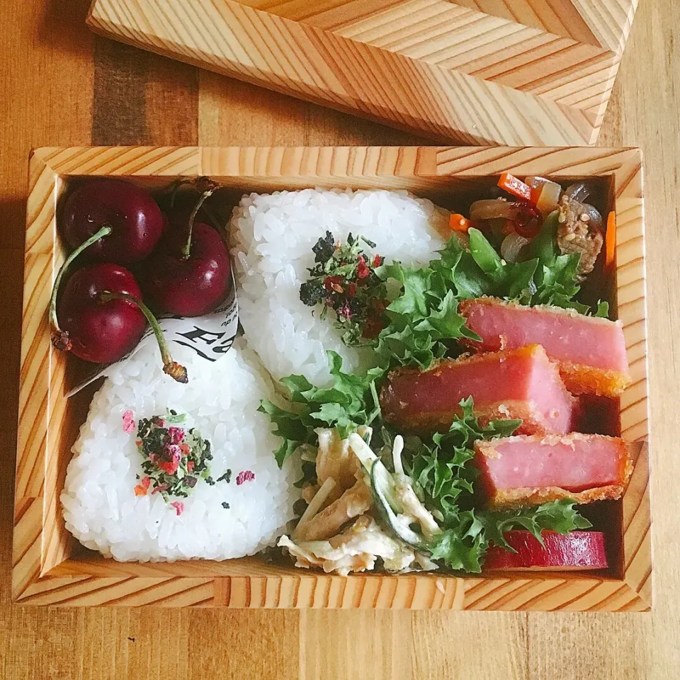 Snapdishの料理写真:家族のお弁当 2018.05.25|＊emio＊さん