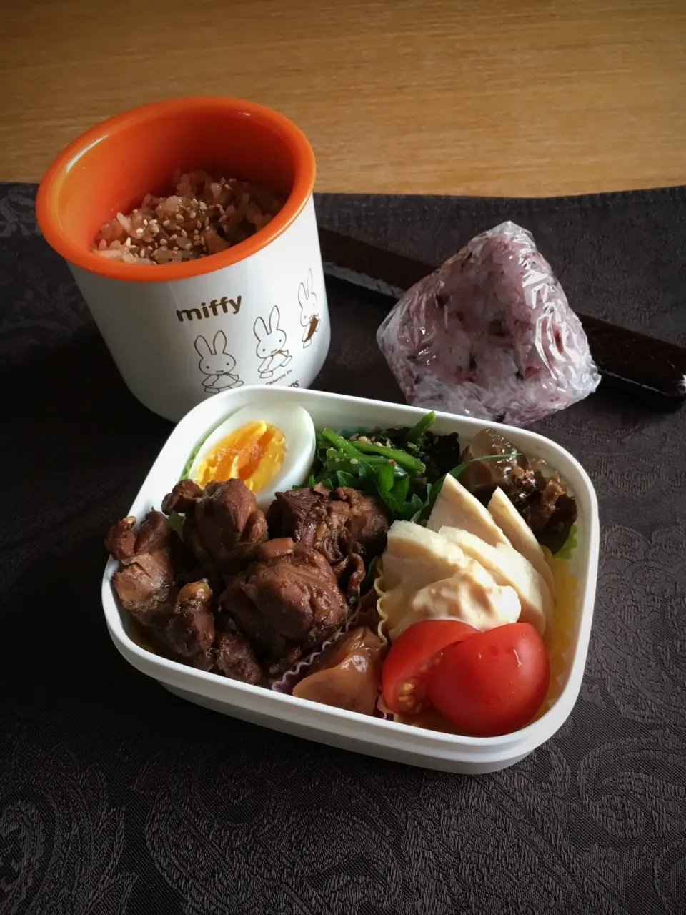 Snapdishの料理写真:鶏づくし弁当🐣|csigapogiさん