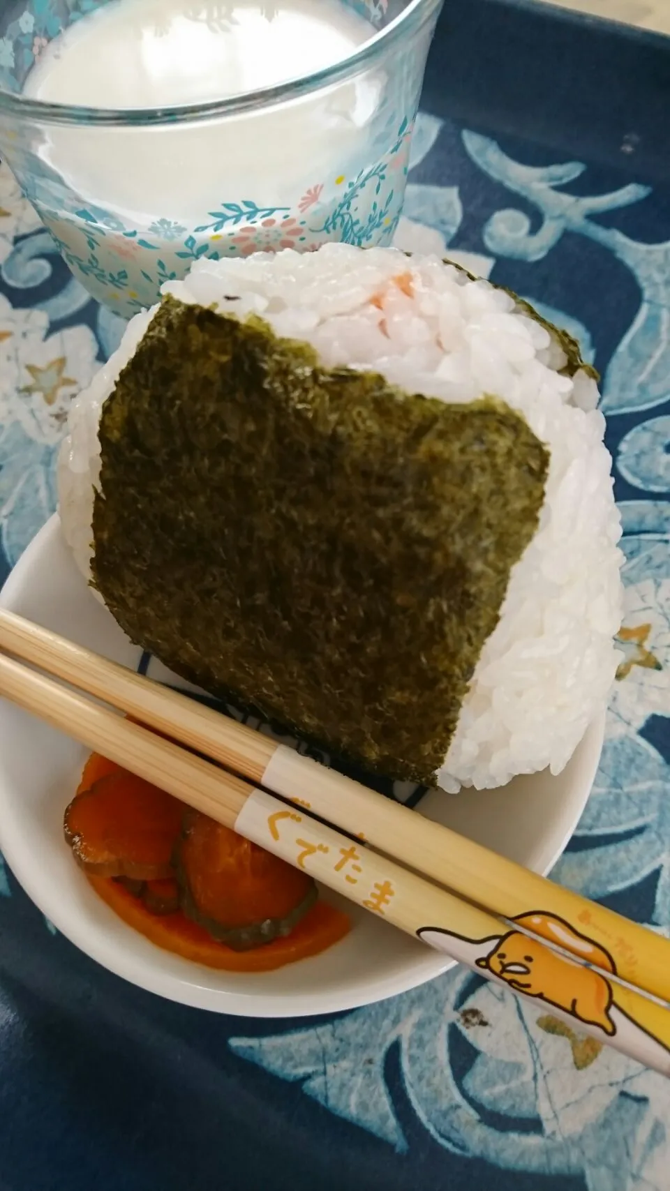 Snapdishの料理写真:朝ごはん🍙🌄|しまだ ちえこさん