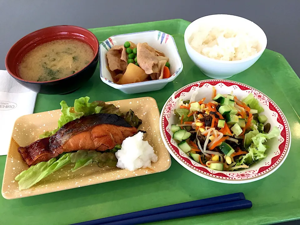 鮭の照焼、肉じゃが、中華サラダ|Tadahiko Watanabeさん