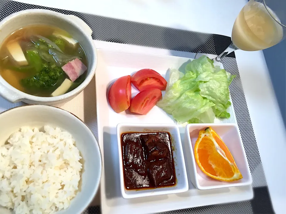 糀甘酒のワインカクテルがある夕食|Manabu Tanakaさん