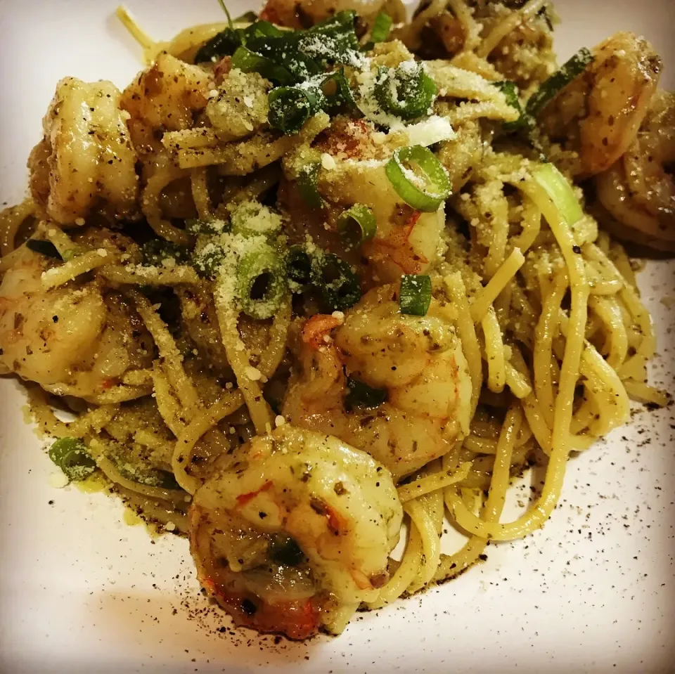 Spaghetti Pasta Genoese with Prawns and Garlic #spaghetti #pasta #homecooking #chefemanuel|Emanuel Hayashiさん