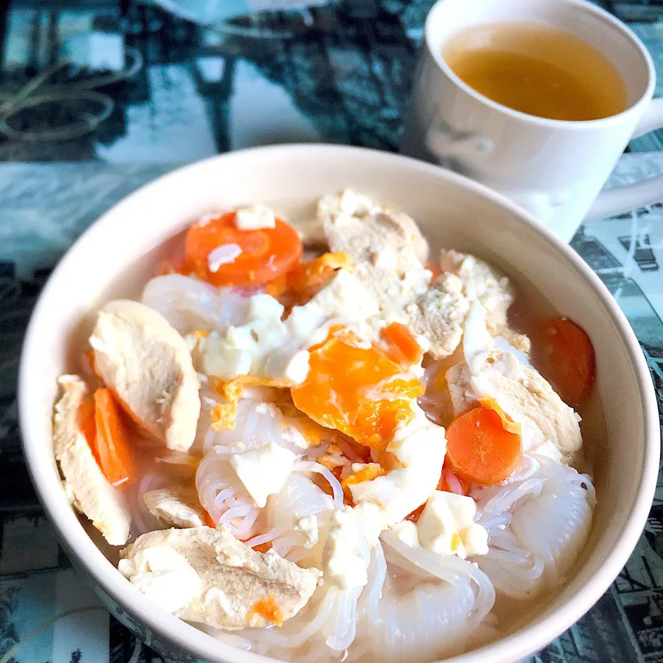 土曜の昼ごはん♪簡単親子煮|キノコ🍄さん