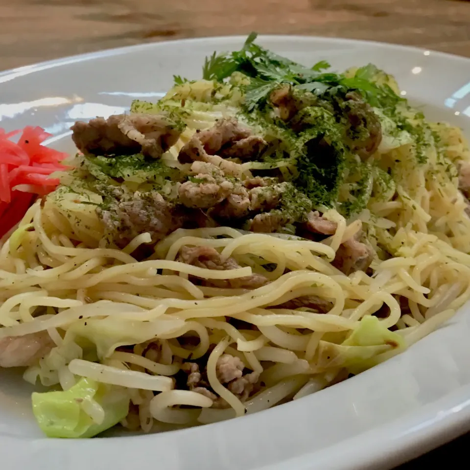 コレイイ(´･Д･)」てつやさんの料理 ラム肉焼きそば〜|koji toyodaさん