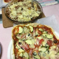 Homemade pizza and Shepard pie|kelly ighiriaroさん