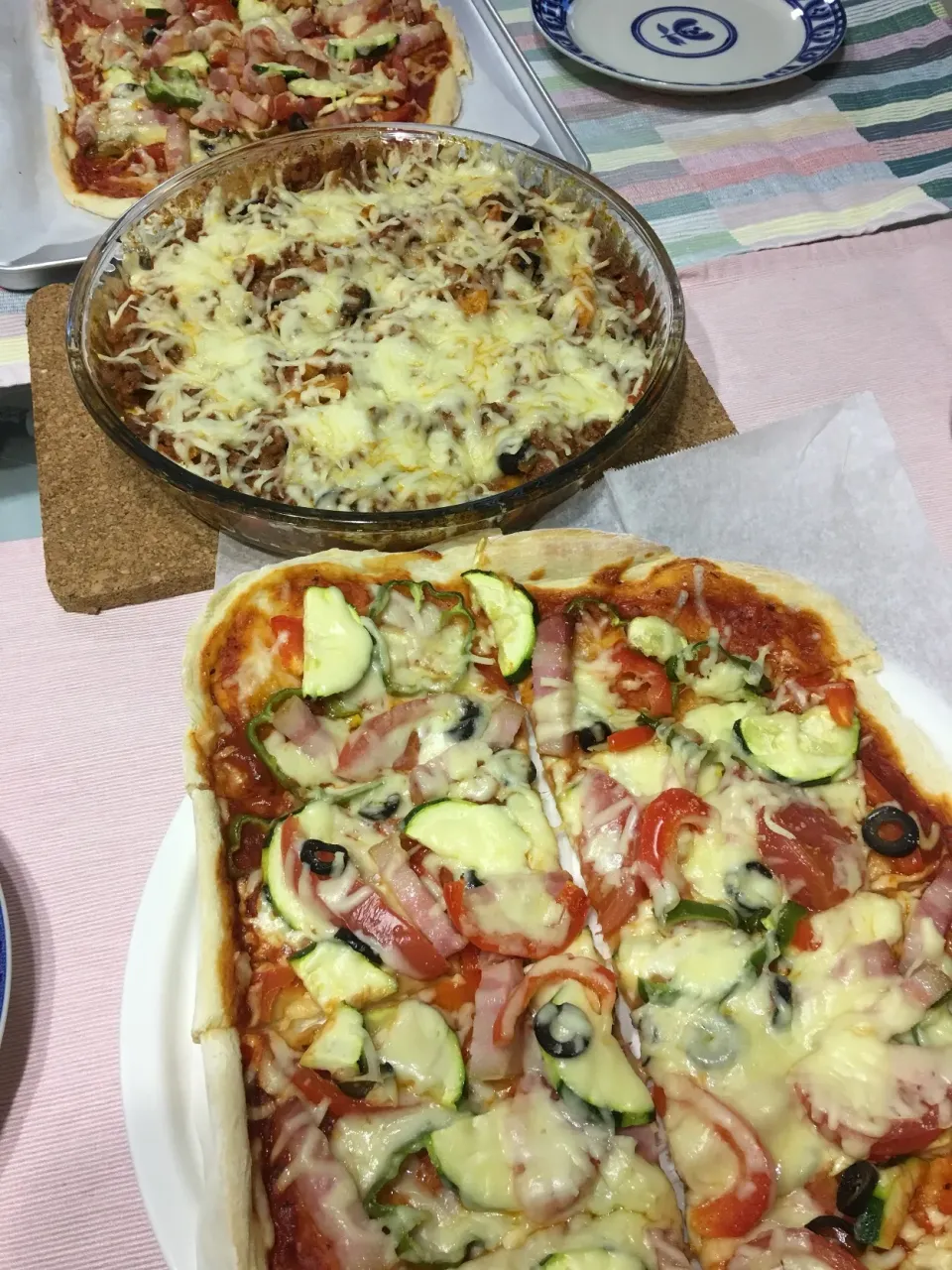 Homemade pizza and Shepard pie|kelly ighiriaroさん