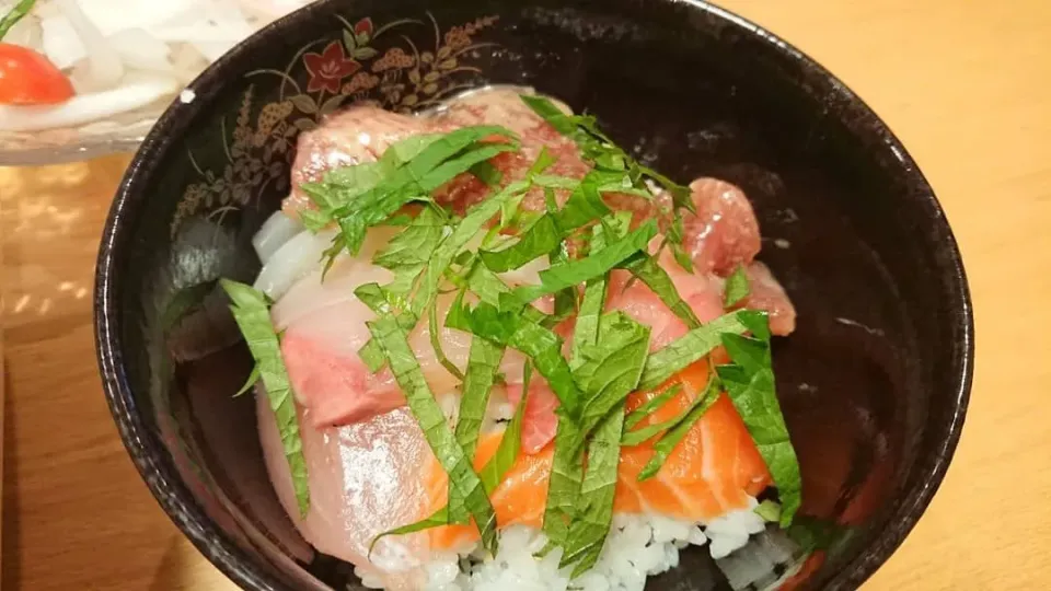 特売のおさしみで海鮮丼|cookingパパ五郎さん