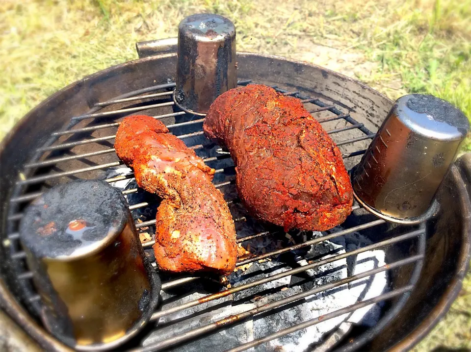 鹿肉と豚ヒレ肉の燻製
テキサスBBQ風
 #鹿肉  #豚ヒレ肉  #燻製 #テキサスBBQ|doc3387さん