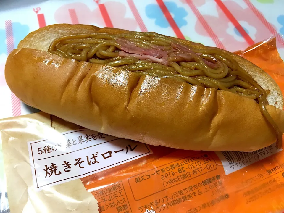 Snapdishの料理写真:焼きそばロール|はっちぃさん