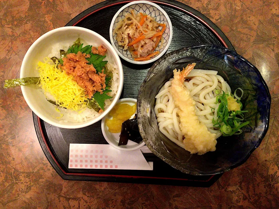 おすすめ定食(冷やし天ぷらうどんとシャケフレーク丼)|ばーさんさん