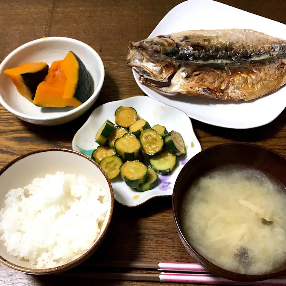 #土鍋ごはん 
 #あじの干物 
 #かぼちゃの煮物 
 #きゅうりのピリ辛漬け 
 #玉ねぎとしめじの味噌汁|まきさん