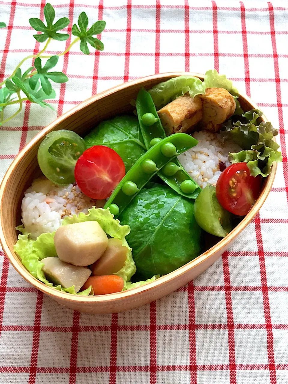 私のお弁当 サラダおむすび|ゆみさん