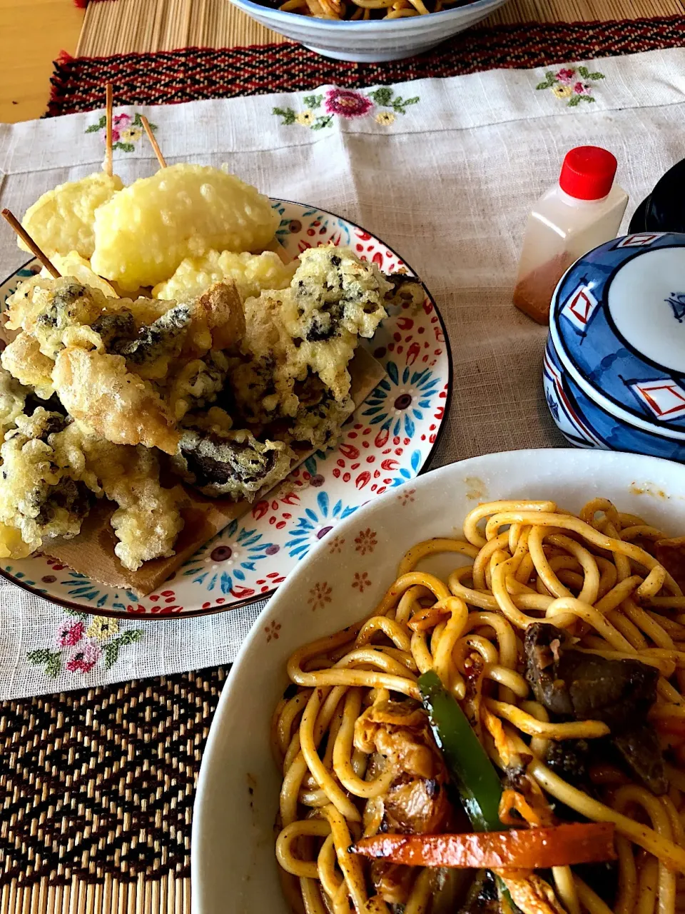 ホルモンキムチ焼きそばと
ホルモンの天ぷらランチ|愛ママさん