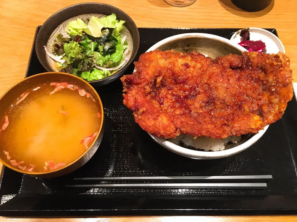 Snapdishの料理写真:ソースカツ丼|chan mitsuさん