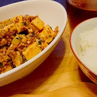 今日のご飯は麻婆豆腐！
このアプリを入れて初めて撮ったよ！(((o(*ﾟ▽ﾟ*)o)))|雨宮しずくさん