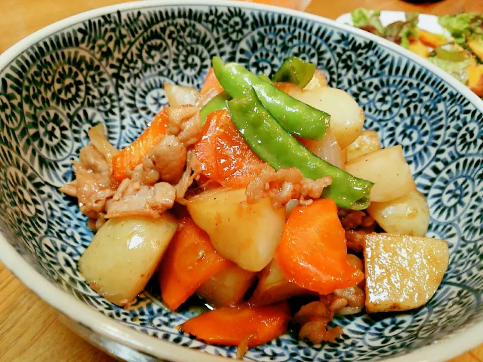 菜園の新じゃがと新玉ねぎで皮付肉じゃが|Naomi Furuyaさん