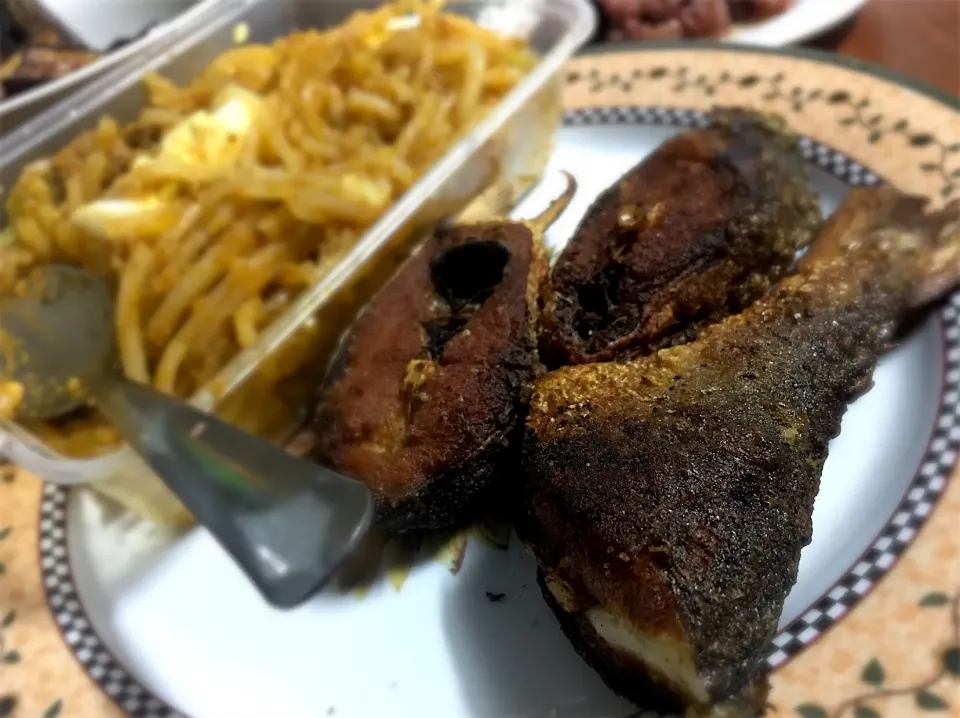 Snapdishの料理写真:Fried Bangus.. 🍽☺️  #dinnertime|Kamekawaさん