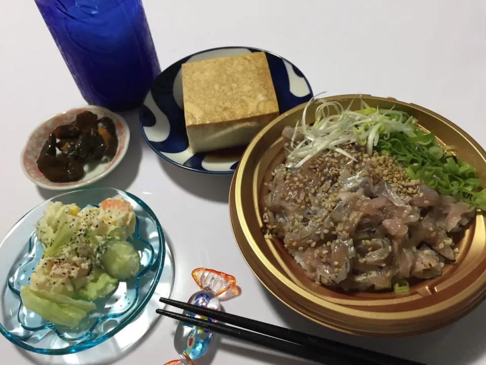 今宵は、真あじのタタキ丼🐟
#真あじのタタキ丼
#奴
#ポテサラ
#キューちゃん|Kojiさん