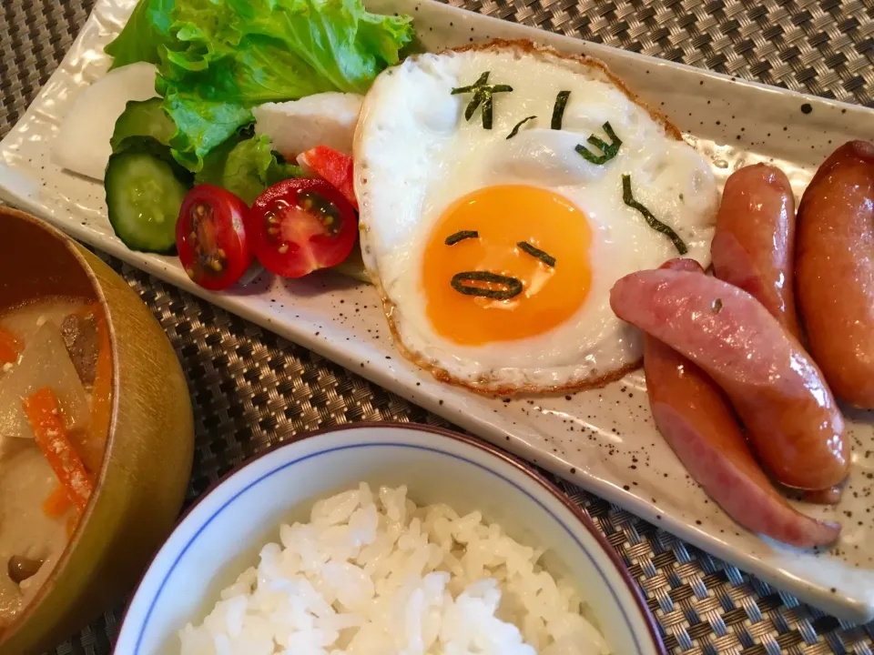 20180530🍚旦那さんの朝ごはん🥣
 #ぐでたま  #ぐでたま？がいるよ|akiyo22さん