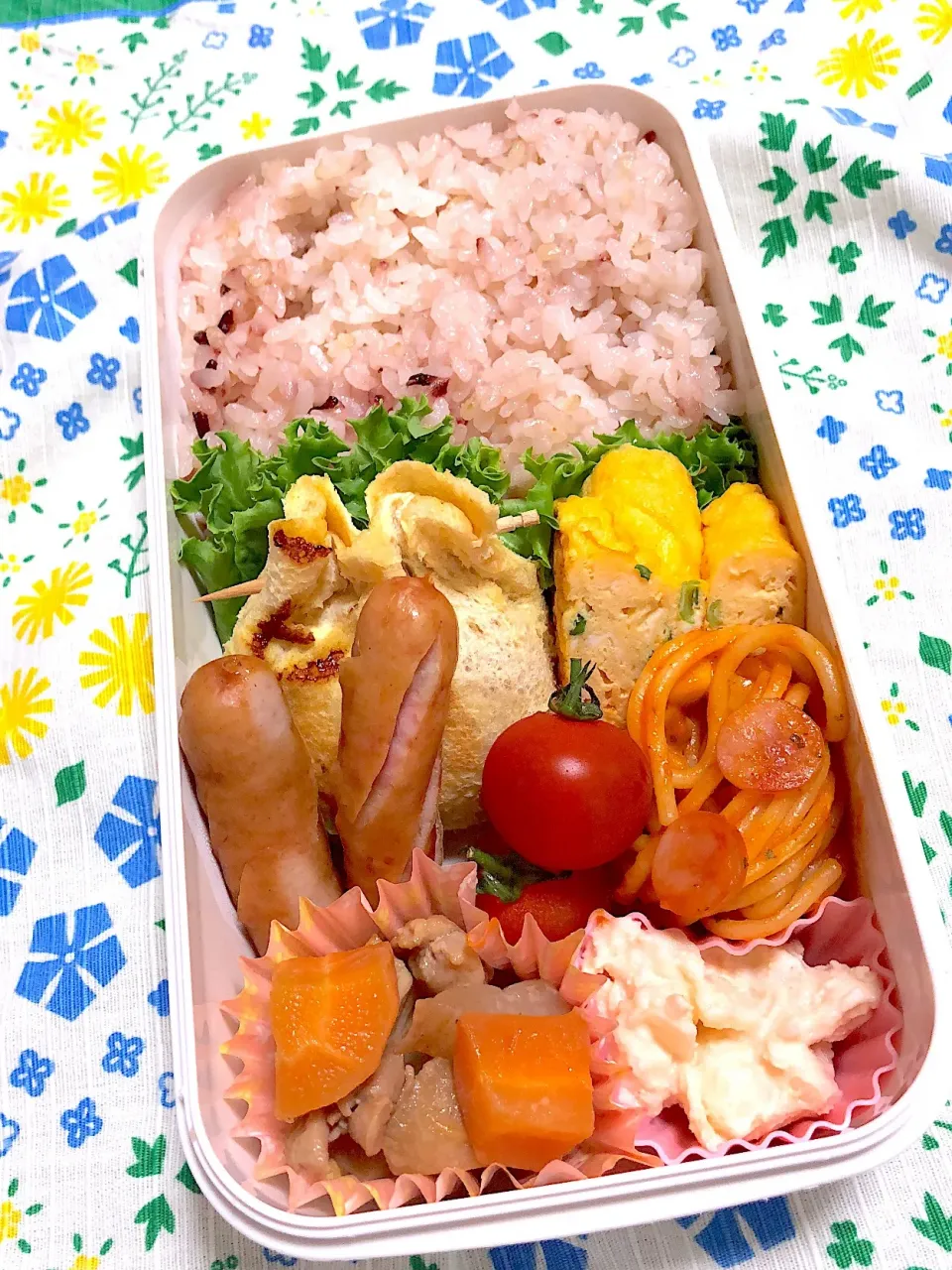 Snapdishの料理写真:5.30☆旦那弁当
キノコのカレー巾着
ネギ入り卵焼き
ウインナー
ナポリタン
筑前煮
明太ポテトサラダ|のん∞さん