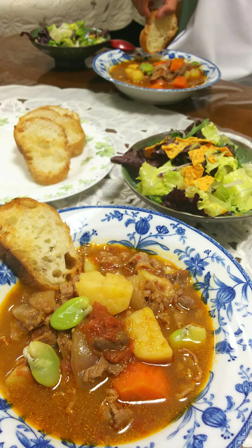 トマト🍅仕立てのビーフシチュー😋|Mihoさん