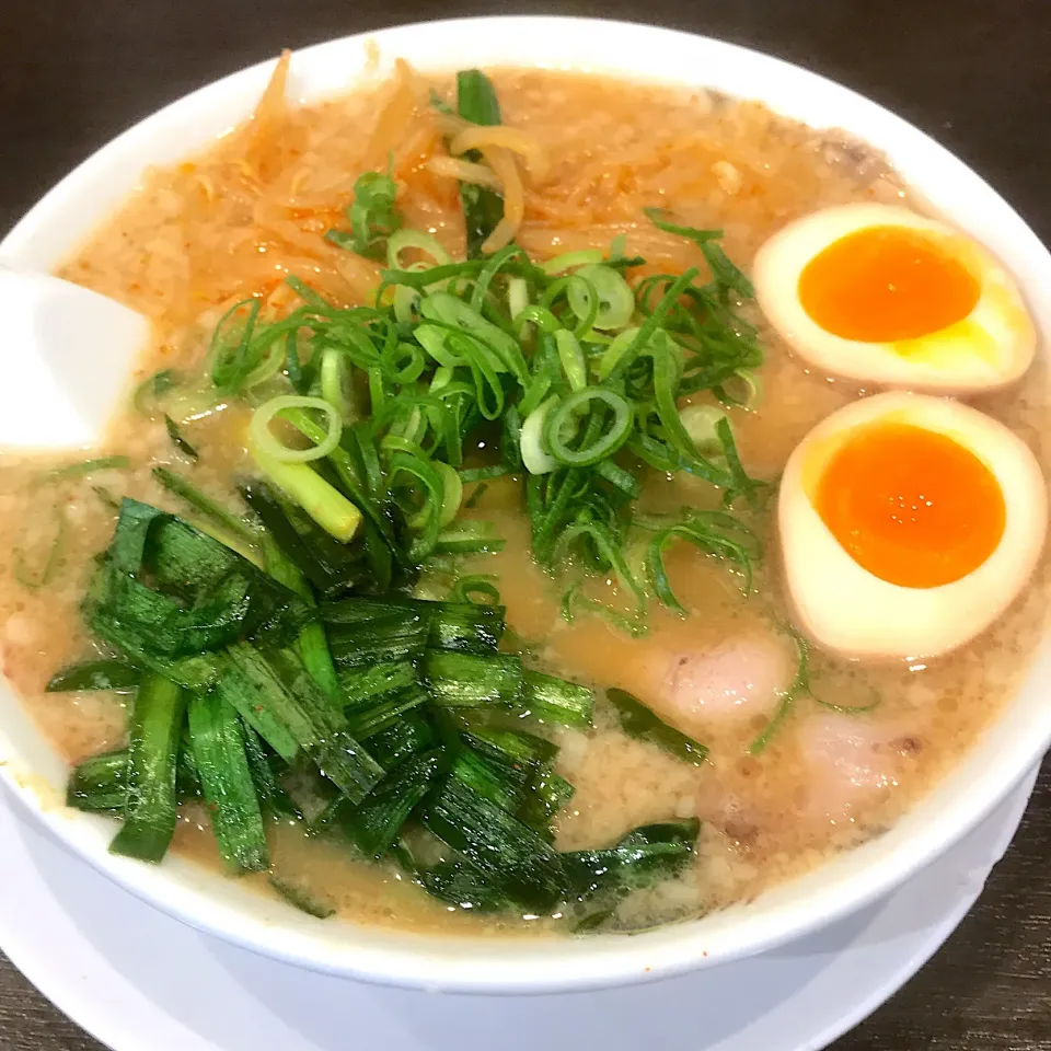 Snapdishの料理写真:辛こってりラーメン(◍•ڡ•◍)❤|いつみさん