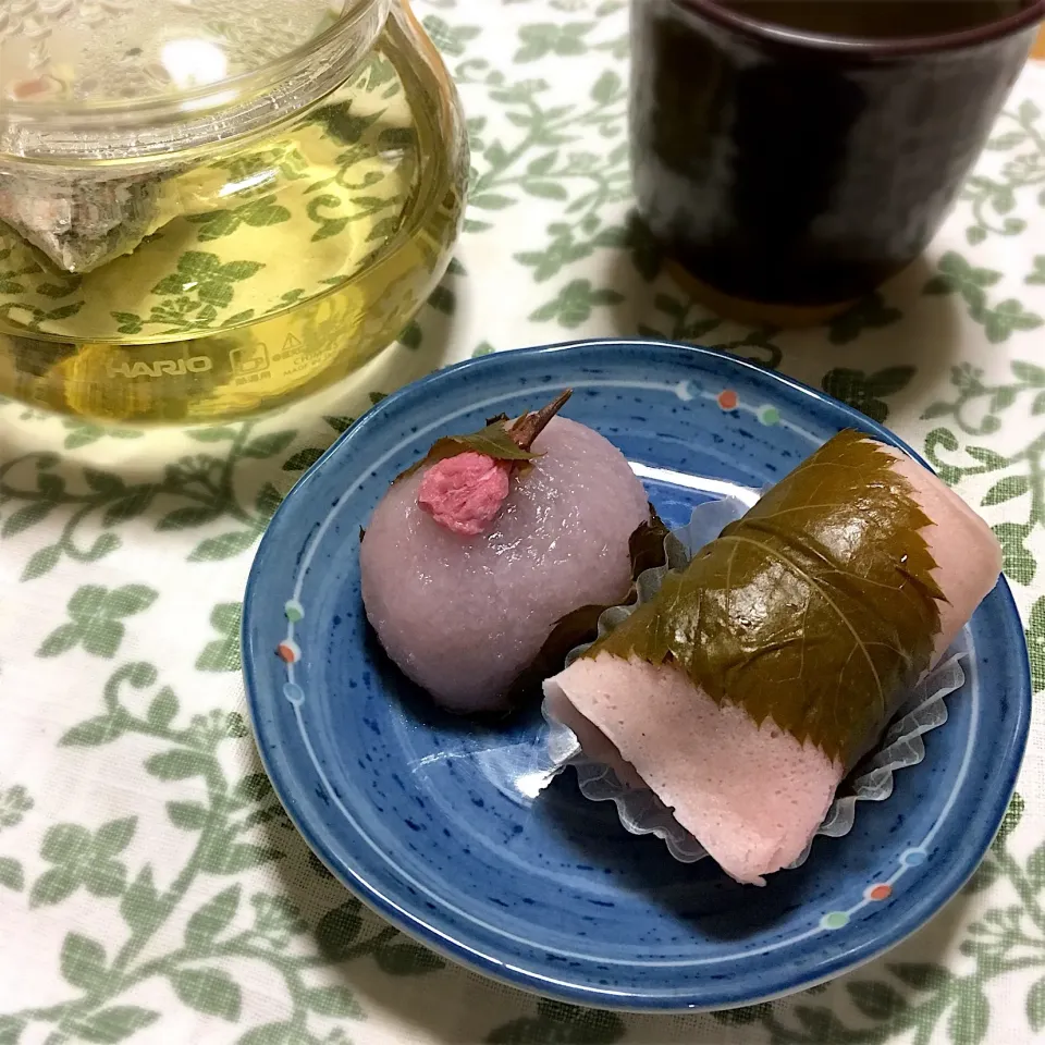 桜餅 道明寺と長命寺 玄米茶|こいちさん