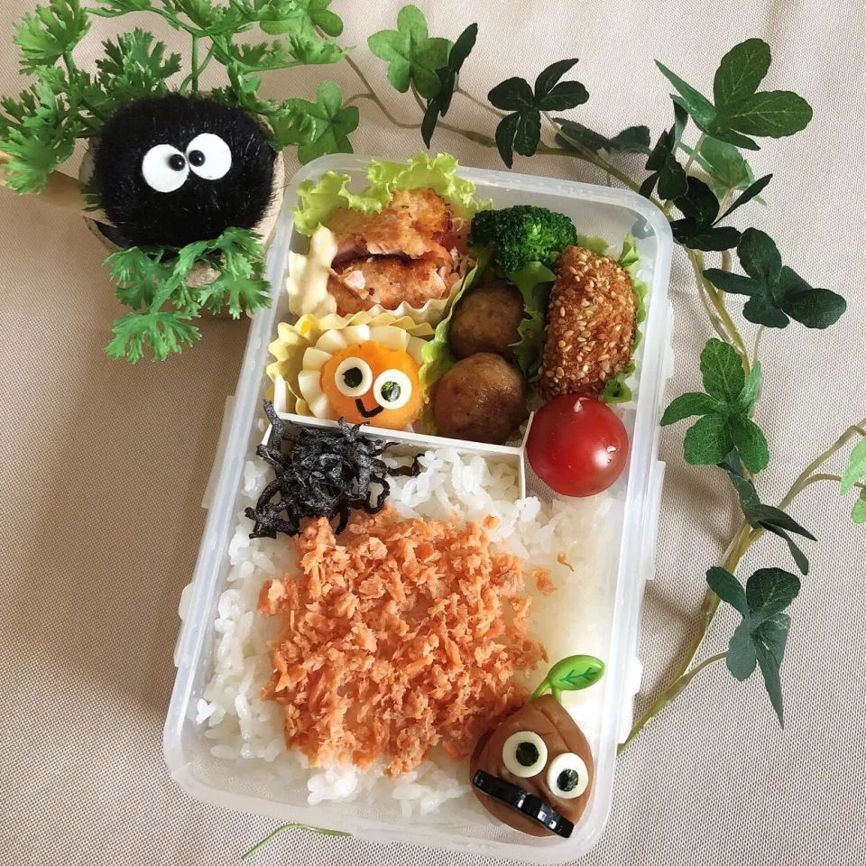 Snapdishの料理写真:5/31❤︎実家父のお弁当❤︎
5月最終日…🍀
#お弁当 #弁当 #お昼ごはん #実家父弁当 #ランチ #紅鮭|Makinsさん