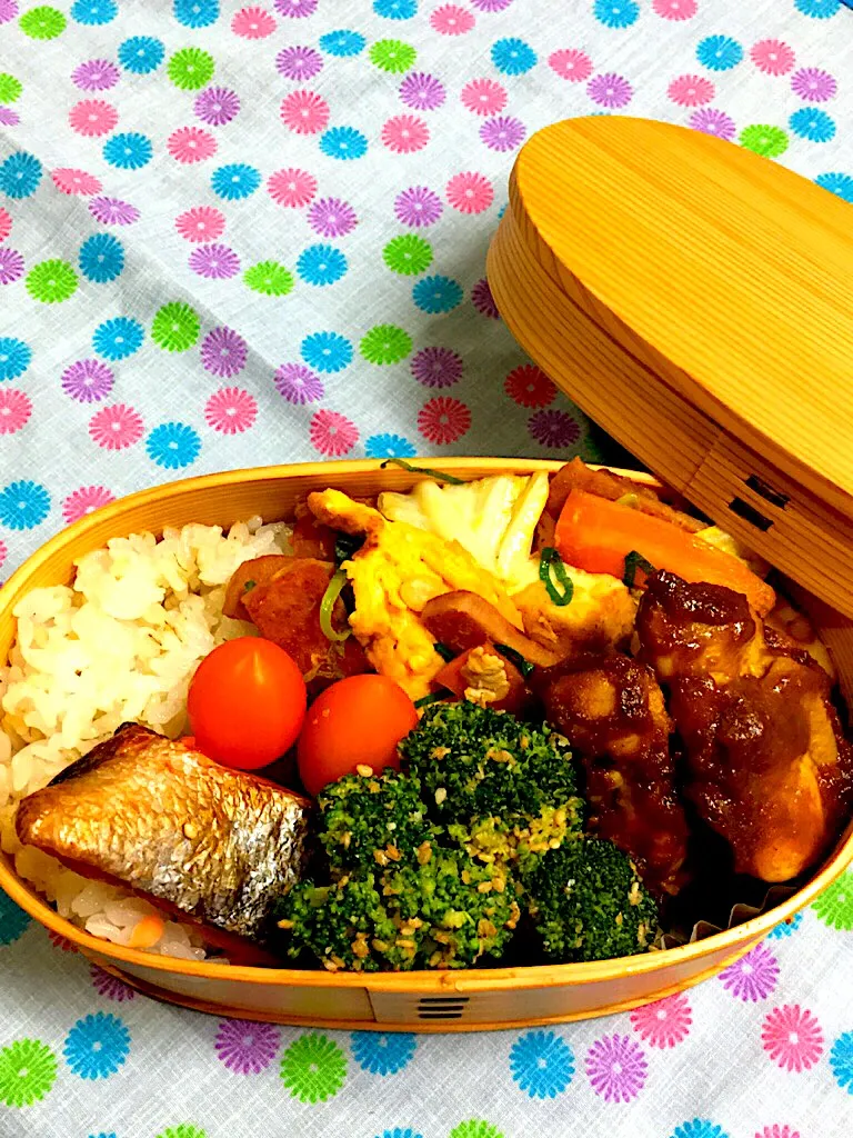 5/31 今日のお弁当🍱
・厚揚げチャンプルー
・鶏むねのカレー煮
・ブロッコリーの胡麻和え
・焼き塩鮭|かっぴーさん