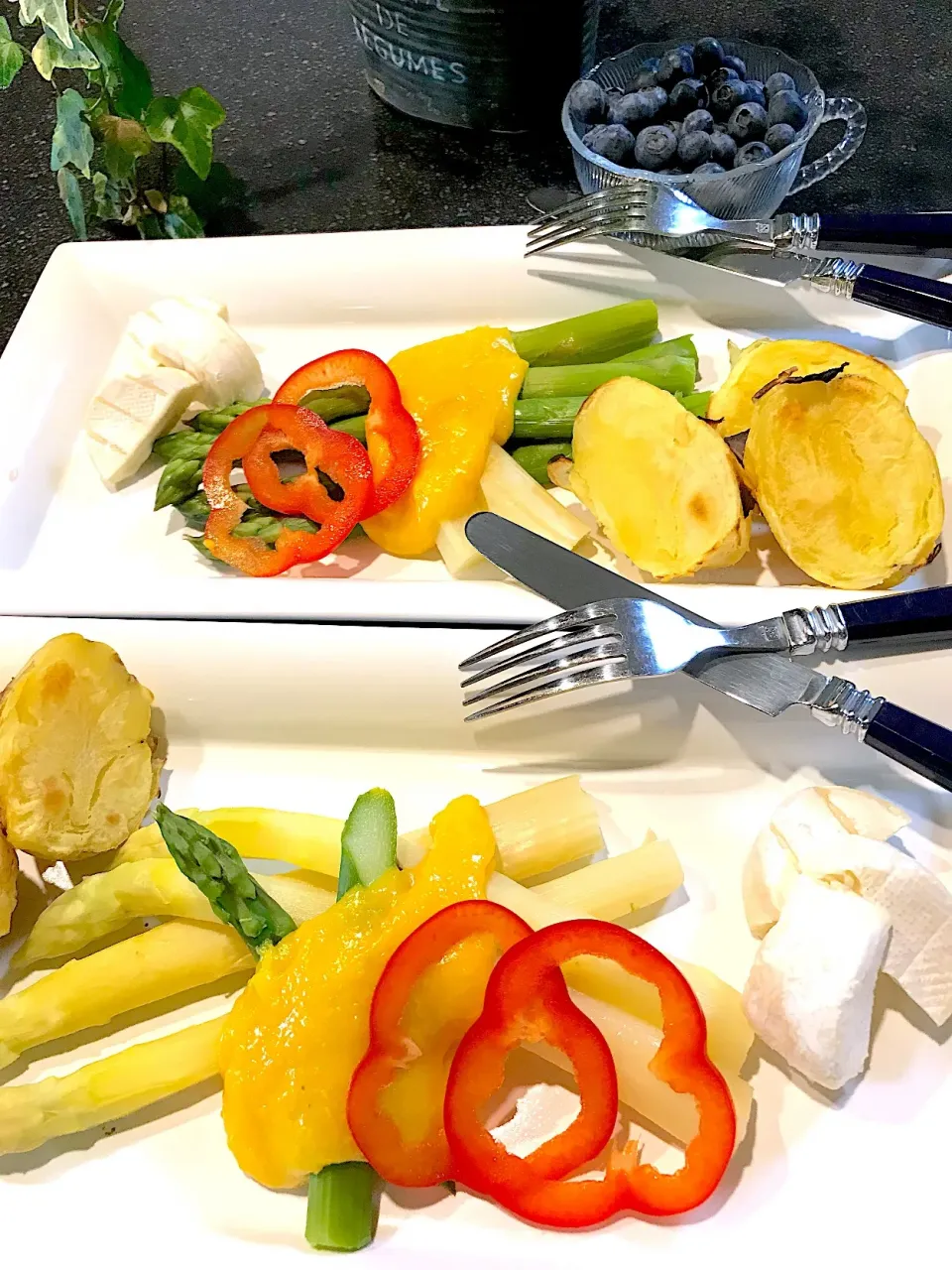 ドイツ リューデスハイム６月の旬ホワイトアスパラオランデーズソースをかけて
再現メニュー|シュトママさん