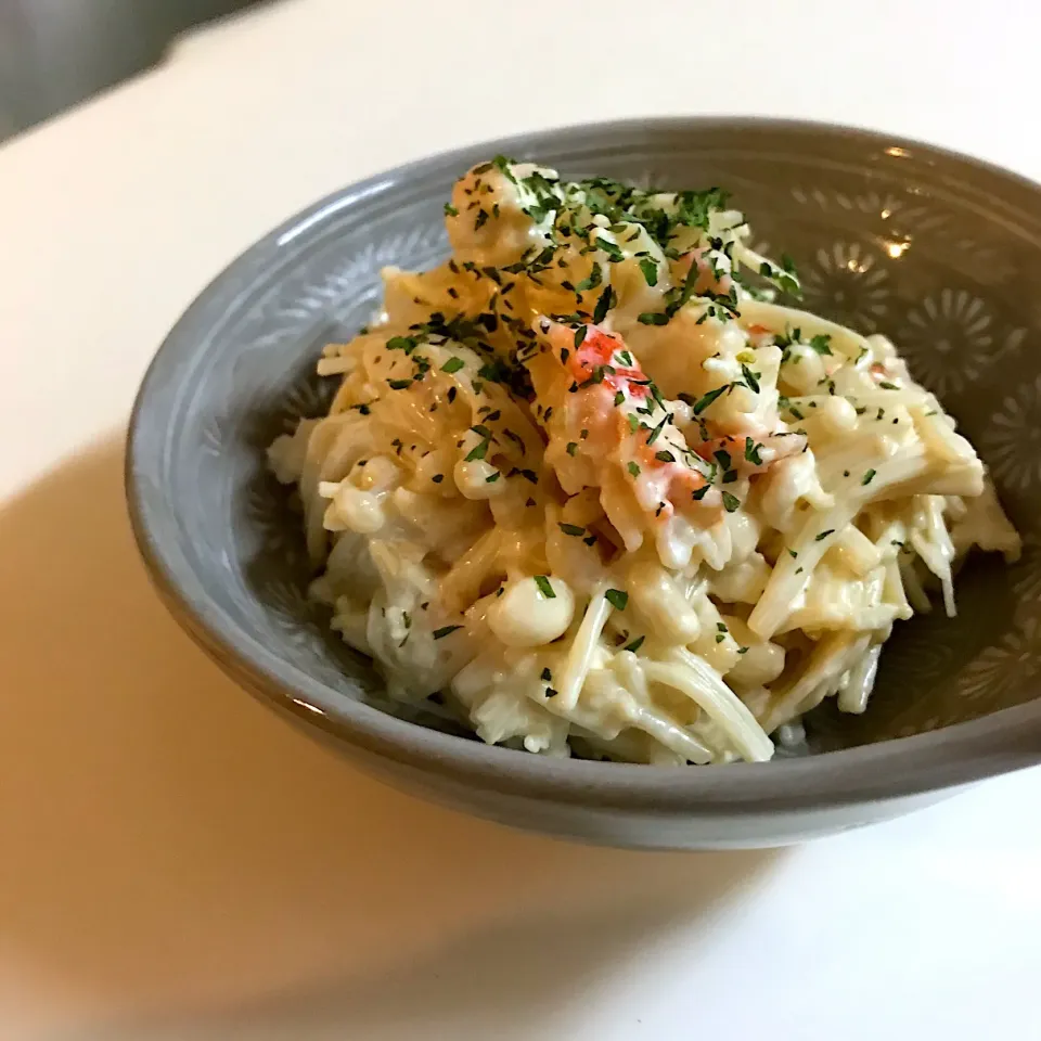 Snapdishの料理写真:えのきとカニカマのマヨポン和え🍄|ふぅさん