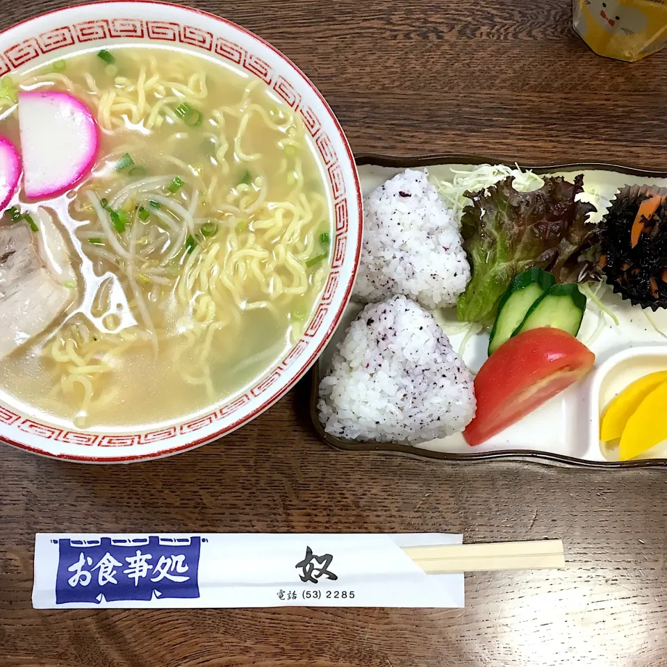 奴さんのラーメン定食◡̈|Anさん