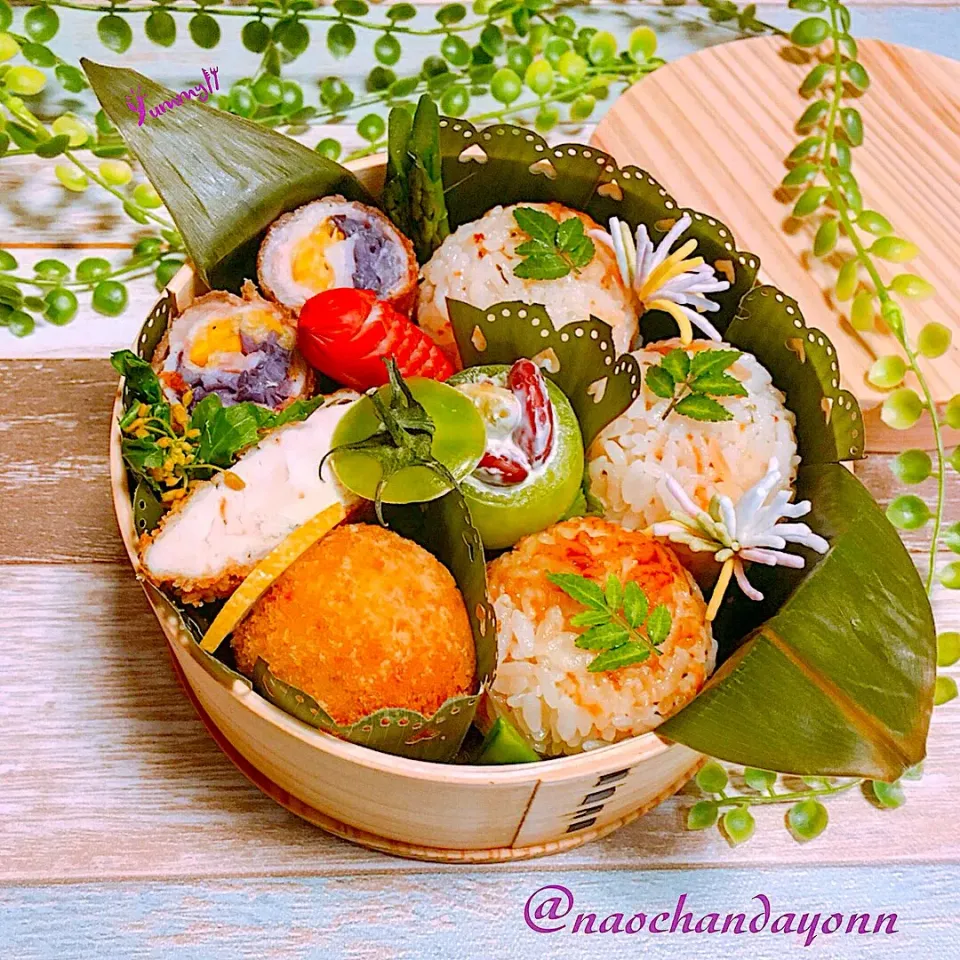 #今日のお弁当 
金目鯛の炊き込みご飯おにぎり弁当🍱|naochandayonnさん