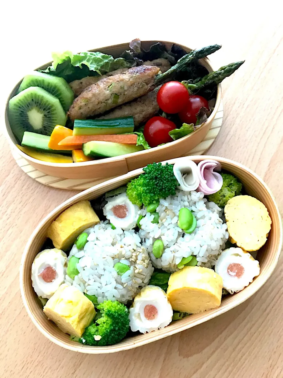 今日の私のお弁当🍱 週末恒例お片付け弁当 

アスパラつくねと枝豆麦ごはん、チーちく明太子詰めと小さい卵焼き

 #お片付け|とんちんさん