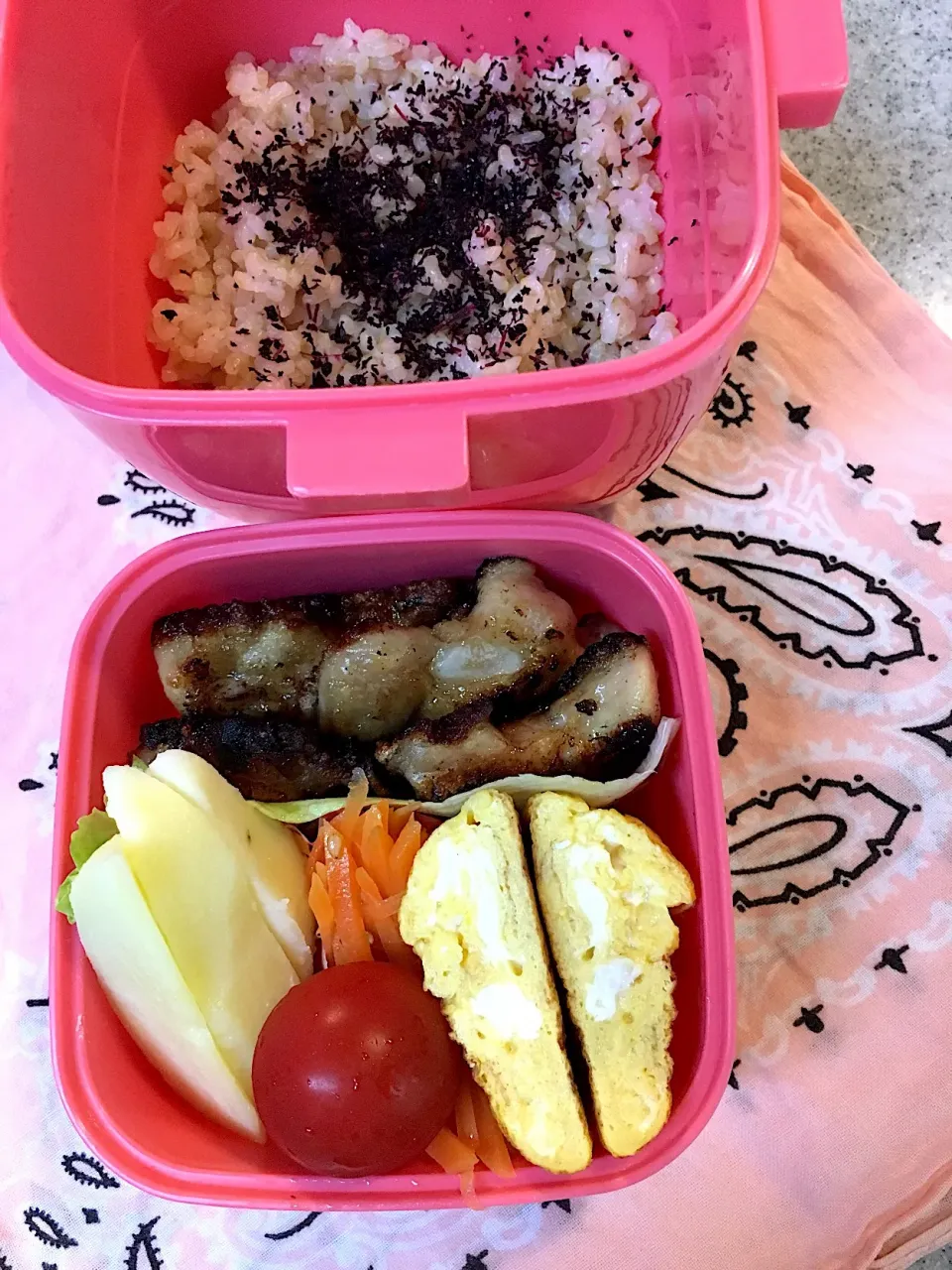 ♫6/1今日のお弁当♫〜鳥の焼き唐揚げ、だし巻き卵、粉ふきいも、人参ナムル、プチトマト〜|Satokoさん