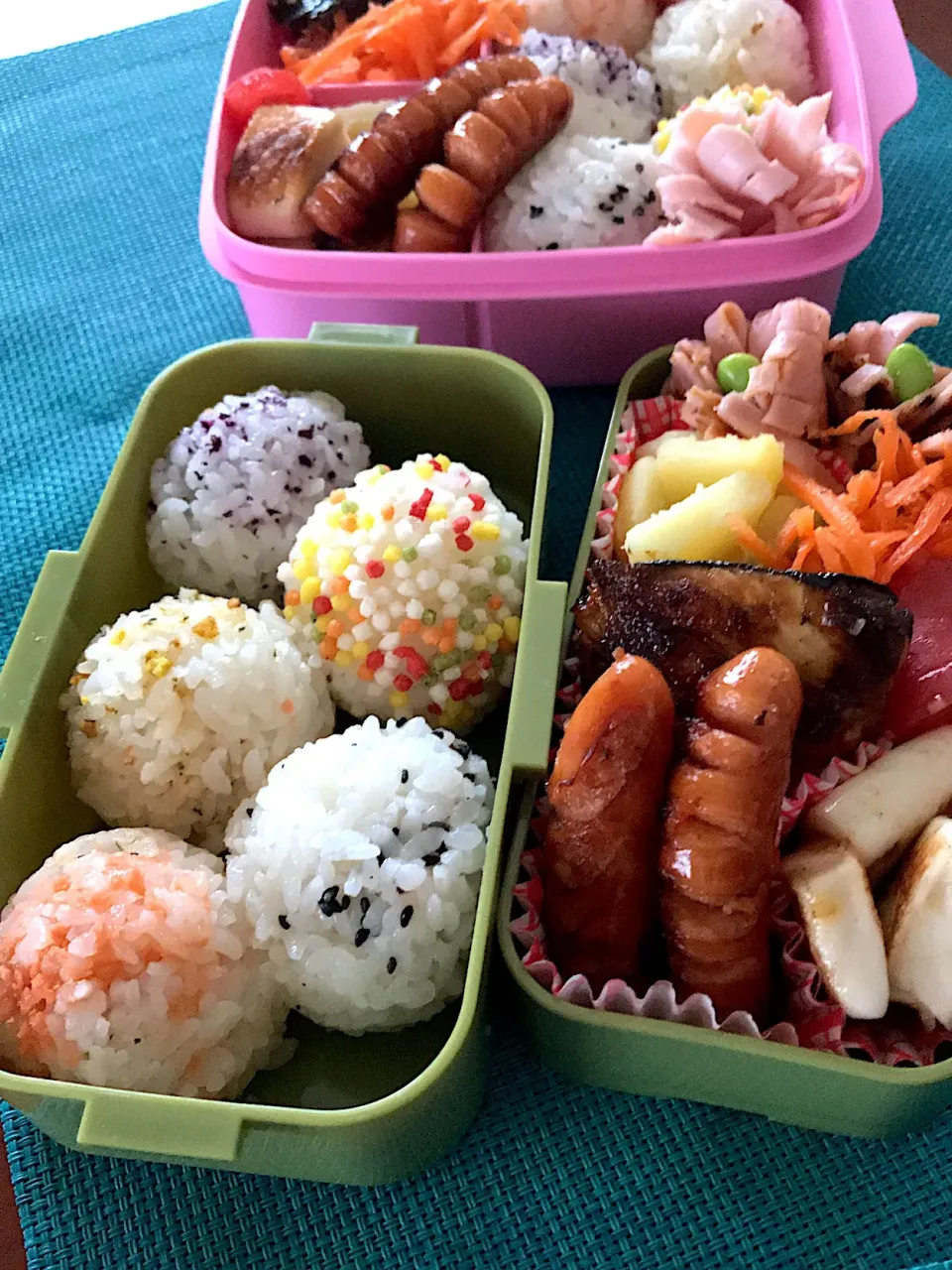 今日のお弁当🍱
五色のおだんごおにぎり
ブリ照り

6月スタートです
今日は暑くなりそう

水分補給をしっかり
金曜日
あとひと頑張り
気をつけていってらっしゃい👋😊|mokoさん