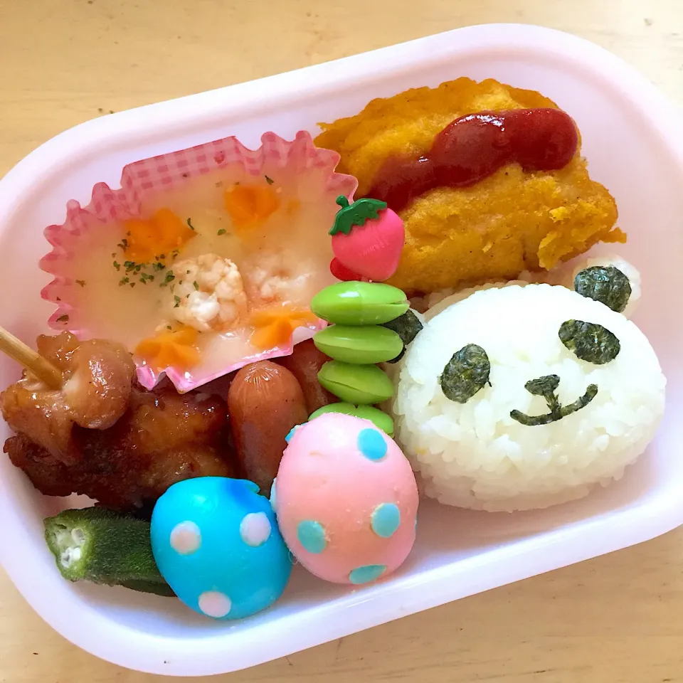 Snapdishの料理写真:ヨッシーのたまごお弁当  #ぴょん弁当  #幼稚園弁当  #お弁当  #園児弁当  #年中弁当  #パンダおにぎり|noriさん