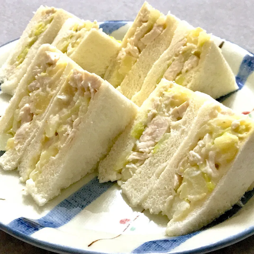 「ささみとキャベツのポテトサラダ」で作ったサンドイッチです。|Single cookさん