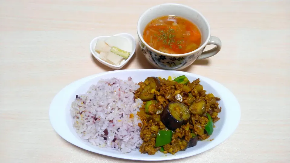 ５月９日　なすとひき肉のドライカレー　ピクルス　野菜スープ|いもこ。さん