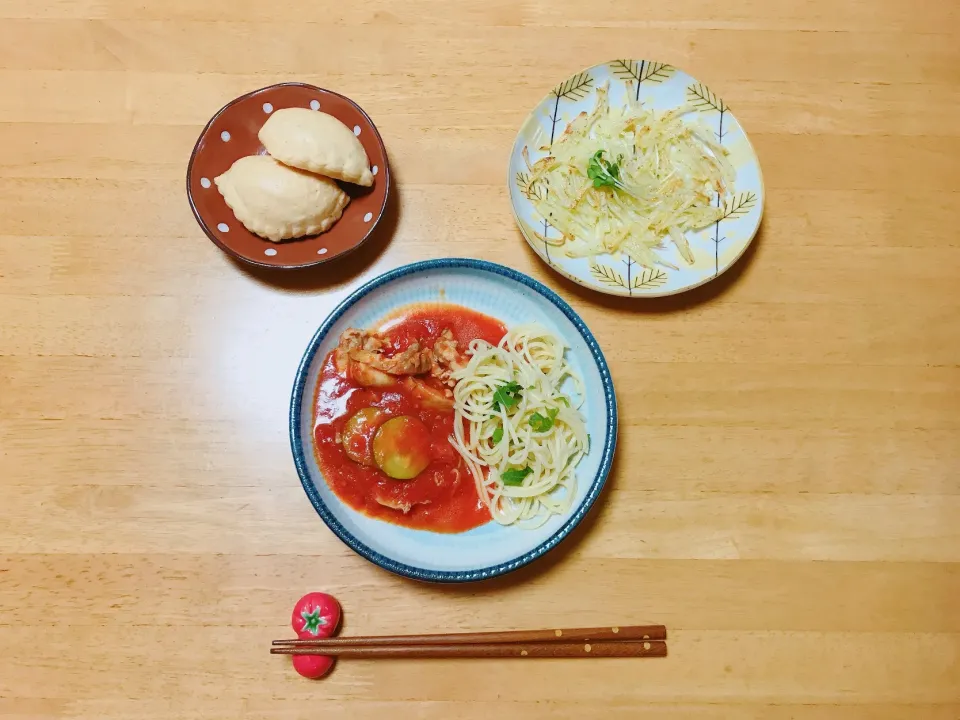 鶏肉とズッキーニのトマト煮込み
スパゲティ添え
パリパリポテト|ちゃみこさん