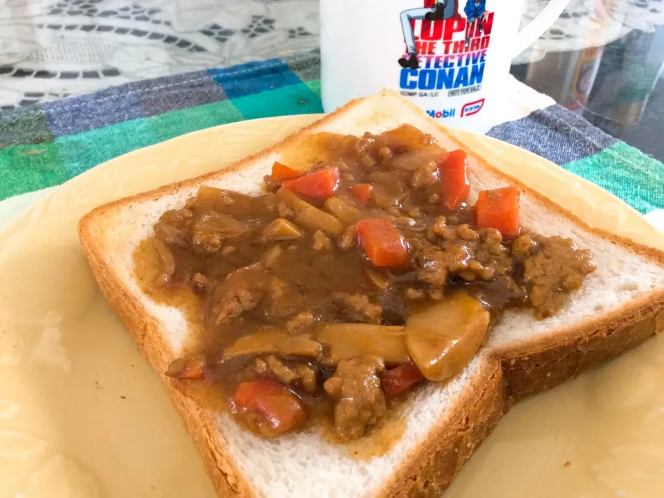 今までやったことがなかった😂
カレー🍛トースト🥪|アライさんさん