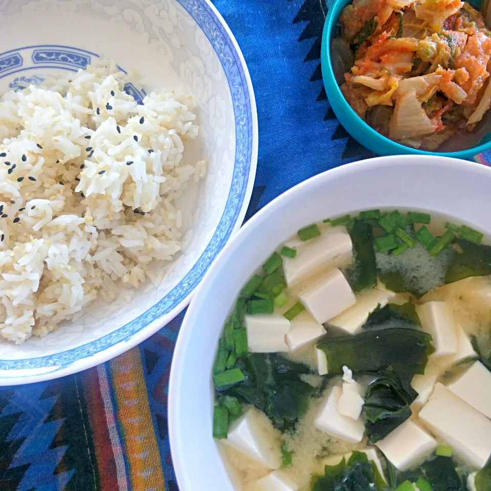 tofu and seaweed miso soup and rice with quinao|chayapimさん